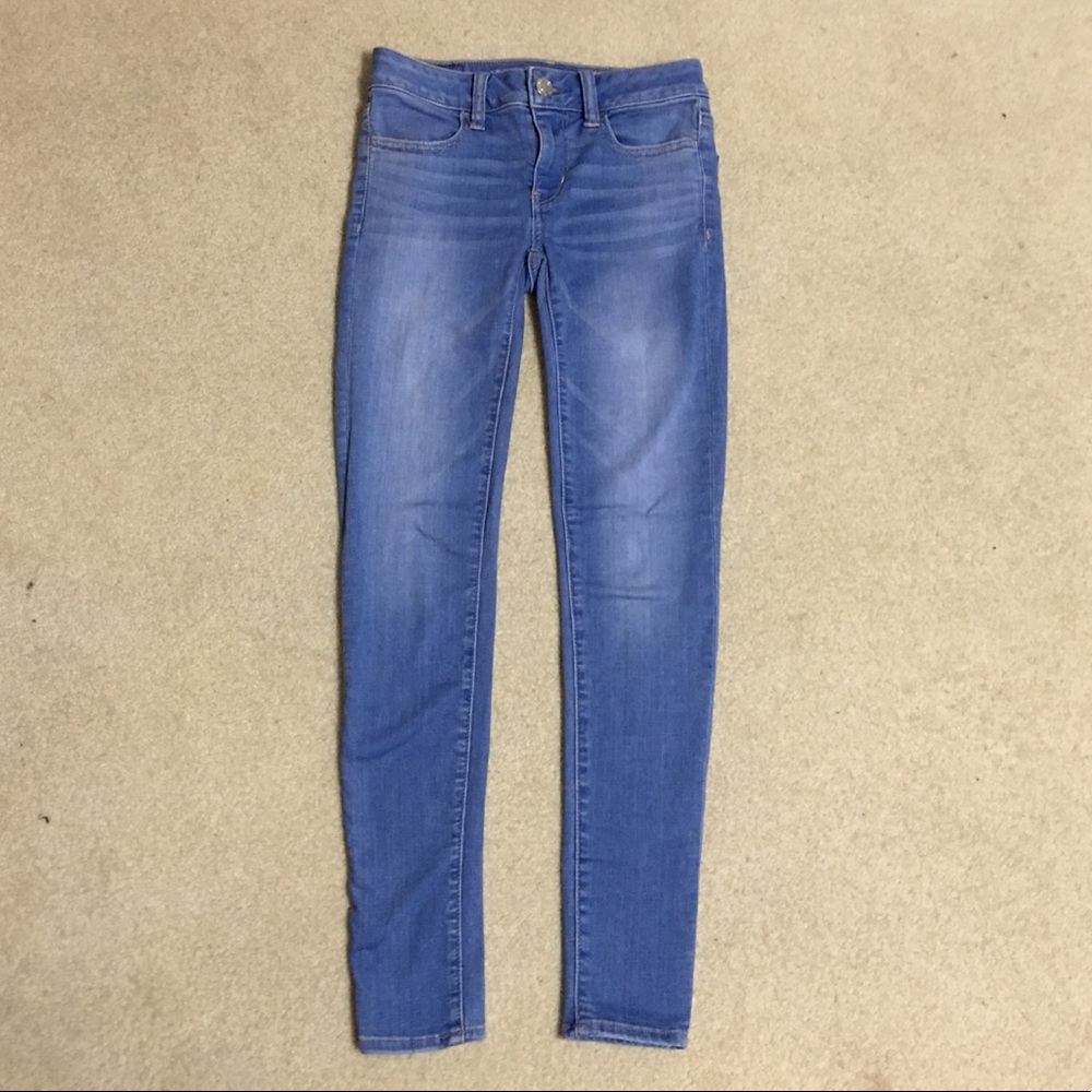AMERICAN EAGLE JEANS